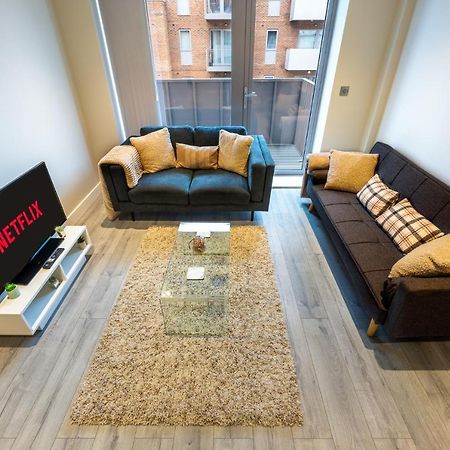Lovely 4-Sleeper Apartment In Central Slough With Free Parking Luaran gambar